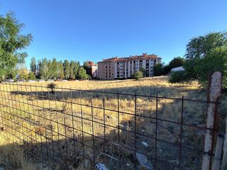 Terreno en venta en Universidad en Ávila