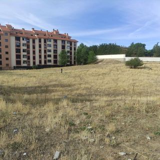 Terreno en venta en Universidad en Ávila