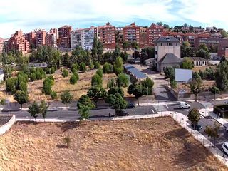 Terreno en venta en Universidad en Ávila