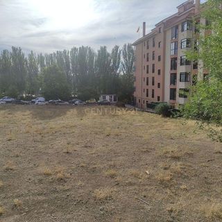 Terreno en venta en Universidad en Ávila