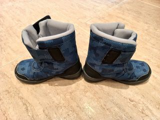 Botas de nieve/ descansos niño talla.28