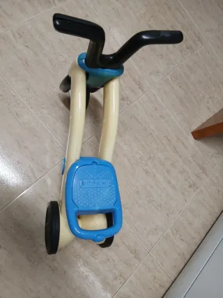 Jugeute Triciclo infantil