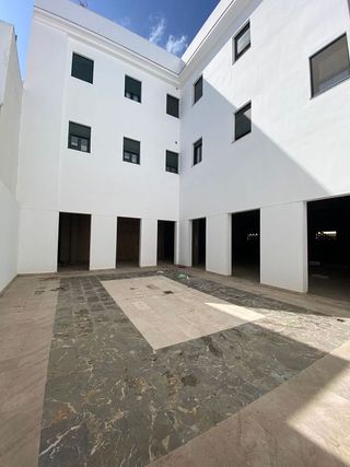 Local comercial en venta en Núcleo Urbano en Chiclana de la Frontera