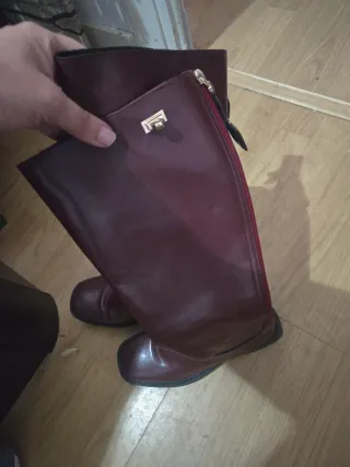 Botas altas de charol