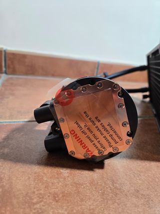 MSI MAG CoreLiquid E240 Refrigeración Líquida