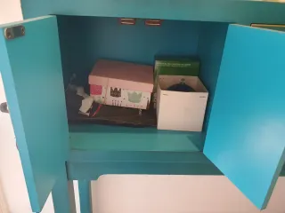 Consola estilo oriental azul y dorada