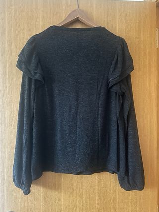 Camiseta Mango gris con volantes