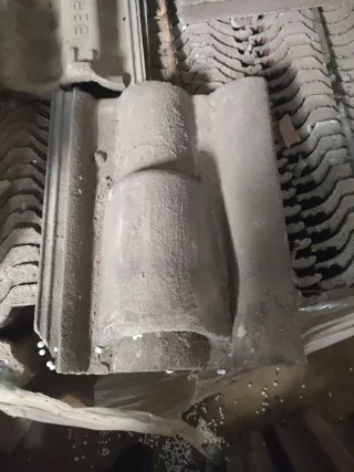 Tejas de hormigón,cumbreras.