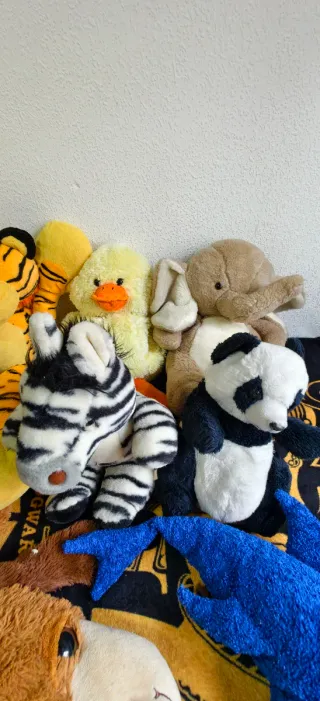 Peluches grandes 5 cada uno.