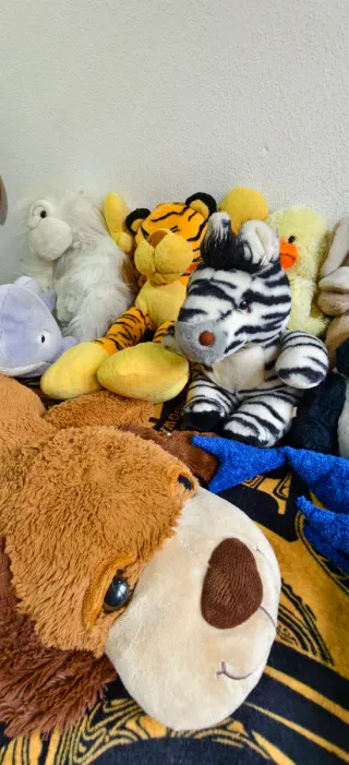 Peluches grandes 5 cada uno.