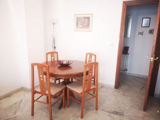 Piso en alquiler en La Buhaira en Sevilla