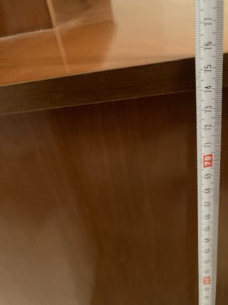 Cómoda de habitación con espejo