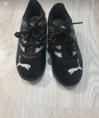 Botas de fútbol Puma niño Talla 28