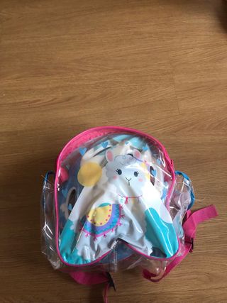 Casco y protecciones Decathlon con mochila