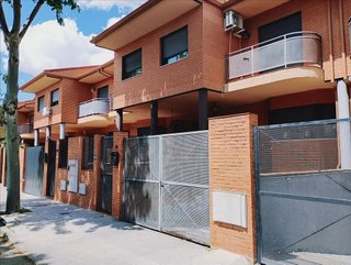 Chalet en venta en Los Robles en Seseña