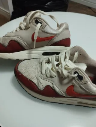 Nike Air Max Beige y Rojo