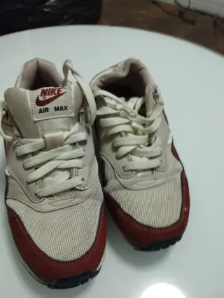Nike Air Max Beige y Rojo