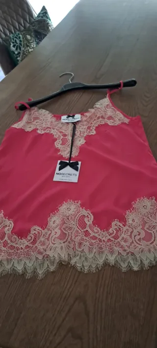 Camiseta lencera NoSecrets encaje