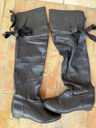 Stivali alti morbidi in pelle