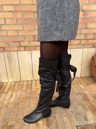 Stivali alti morbidi in pelle