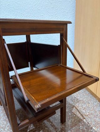 Mesita de salón de madera