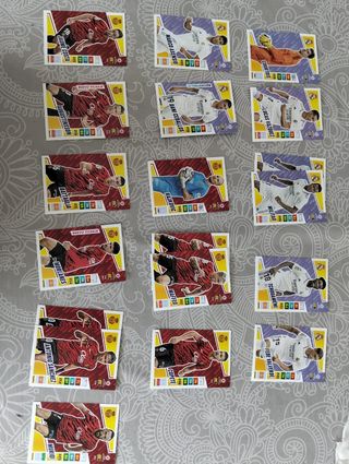 Caja y cromos Adrenalyn 2022-2023