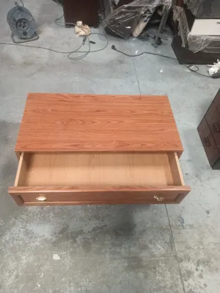 Cómoda de madera chapada