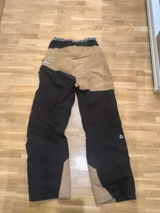 Pantalón Picture Beige y Negro talla M.