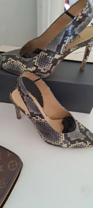 Zapatos tacón serpiente LK Bennett