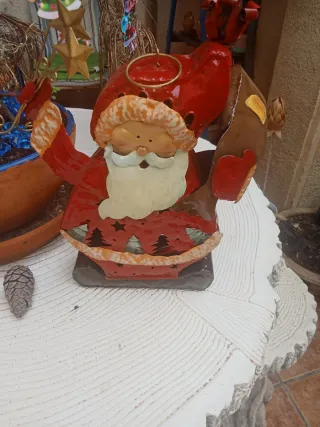 Papá Noel de latón y plástico