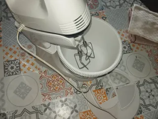 Robot de cocina blanco