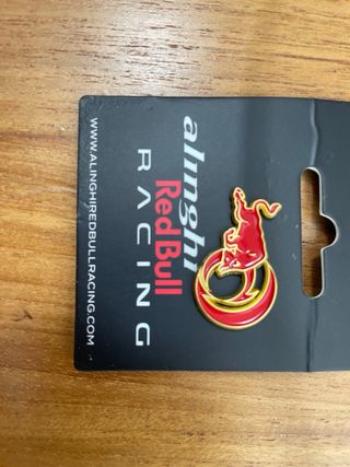 Pins Alinghi Red Bull Racing
