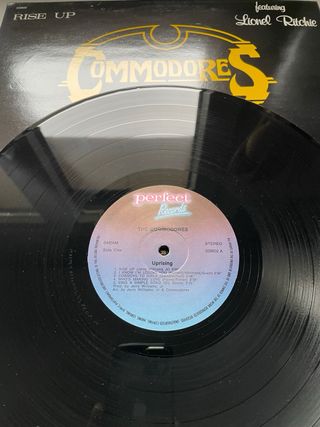 Vinilo Commodores Rise Up featuring Lionel Richie