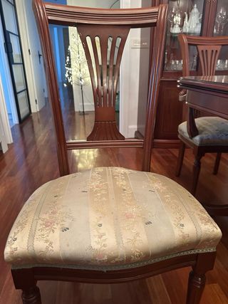 Mesa de comedor extensible y 6 sillas de madera