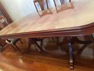 Mesa de comedor extensible y 6 sillas de madera