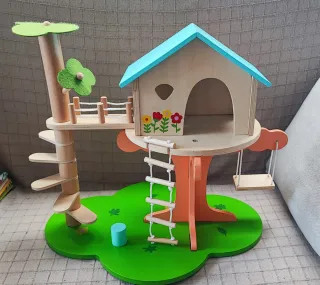 Casa árbol de juguete de madera