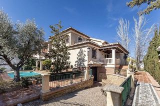 Chalet en venta en Ogíjares