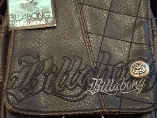 Bolso bandolera Billabong negro y marrón