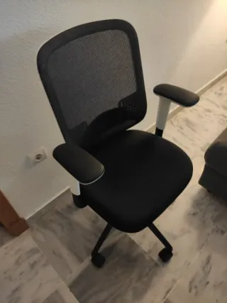 Silla de oficina ergonómica, nueva