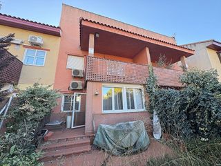 Casa adosada en venta en Daganzo de Arriba
