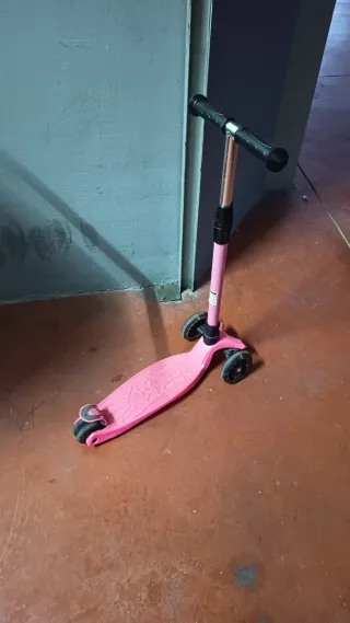 Patinete 3 Ruedas, con luz de niña Rosa