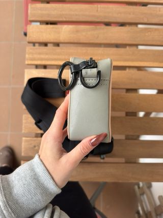 Bolso bandolera Diesel logo relieve