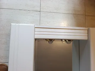 Armario de baño con espejo y luces