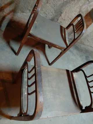 Conjunto de 2 banquetas de madera antiguas