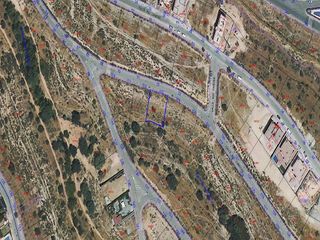 Terreno en venta en Zubia (La)