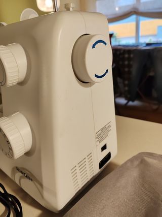 Máquina de coser SilverCrest