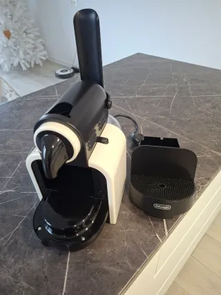 Cafetera Essenza EN 97.W DeLonghi