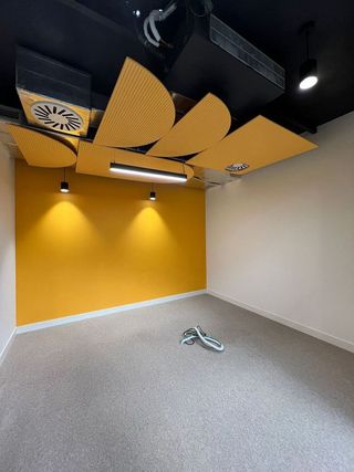 Oficina en alquiler en Tres Olivos - Valverde en Madrid