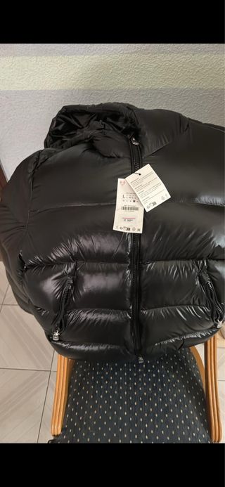 Chaqueta plumífero negra Zara con capucha talla L