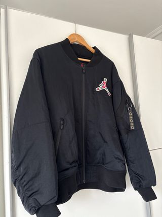 Chaqueta Bomber Jordan Negra (con foto del pago)